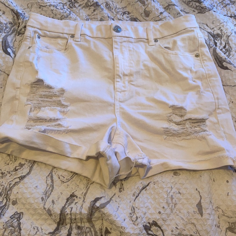 Super stretch white shorts